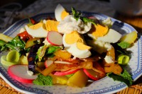 Zeleninový salát s bramborem, ředkví a mátou
