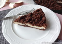 Křehký kakaový koláč s tvarohem
