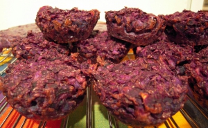 Slané muffiny z červeného zelí Slané muffiny z červeného zelí