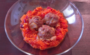 Masové kuličky s rajčatovou omáčkou Masové kuličky s rajčatovou omáčkou