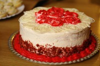 Red velvet dort + cream cheese icing