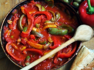 La peperonata…aneb jídlo chudých plné papriky a rajčat