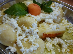 Tvarohové knedlíky s meruňkami Tvarohové knedlíky s meruňkami