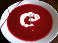 Krémová polévka z červené řepy a ovesných vloček pro děti od 1 roku