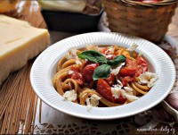 Spaghetti integrali con pomodorini (celozrnné špagety s cherry rajčátky)