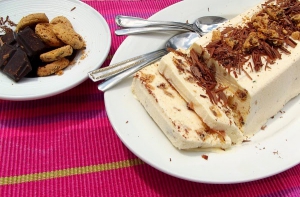 Semifreddo s tvarohem a cookies