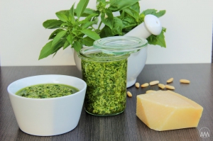 Bazalkové pesto stále zelené