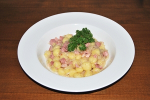 Gnocchi vilagio (se zelím a uzeným masem)