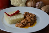 Voňavé vepřové maso s květákovou "rýží"