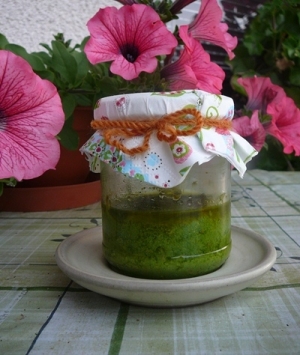 Bazalkové pesto Bazalkové pesto