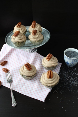Makové cupcakes se skořicovým "Šmakoun" krémem