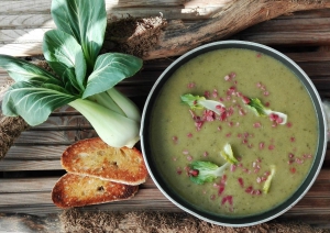 Polévka ze zelí Pak Choi