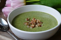 Brokolicová polévka s pohankou a bryndzou