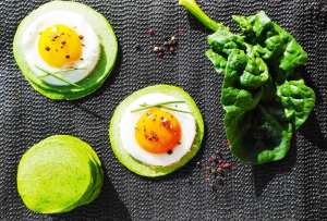 Špenátové lívanečky s volským okem Špenátové lívanečky s volským okem