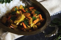 Kuřecí na curry s kedlubnem a mrkví