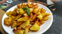 Bazalkovo-tymiánové pečené brambory