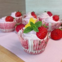 Jablečné cupcakes s jahodovo-citronovým tvarohem