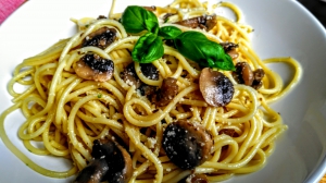 Špagety s houbami a sýrem Grand Gusto