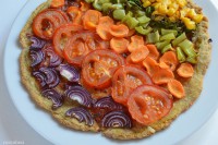 Rainbow veganská pizza