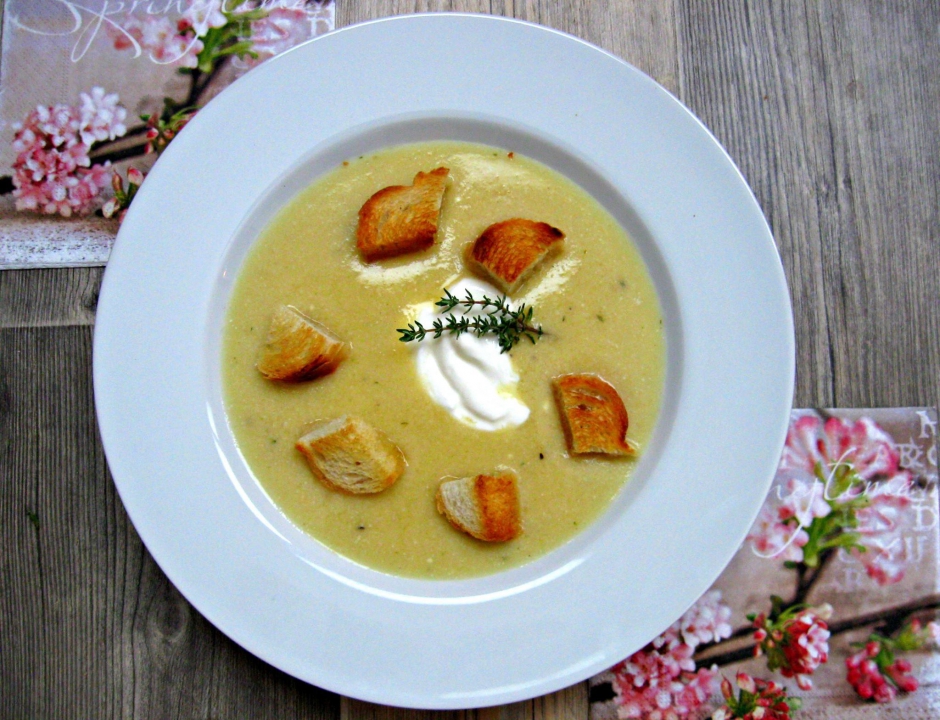Krémová polévka ze žluté řepy a brambor