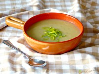 Pórková polévka s bílou ředkví, kedlubnou, bramborou a kmínem