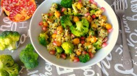 Quinoa s brokolicí a cizrnou