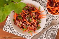 Rýžový salát s červenou řepou a mrkví