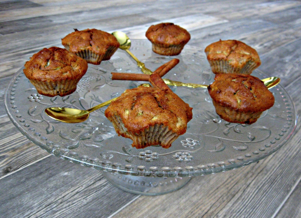 Cuketovo-jablečné muffiny se skořicí