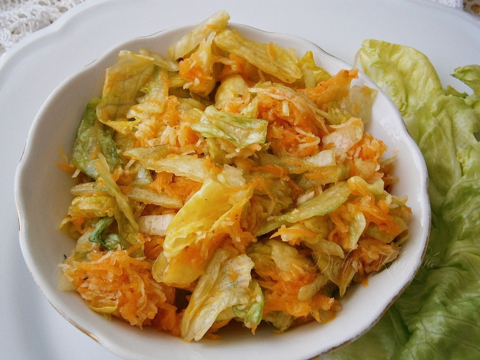 Zeleninový salát s balsamikovým krémem
