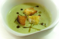 Brokolicová polévka s krutony