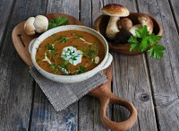 Maďarská houbová polévka