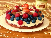 Šlehačkový cheesecake dort s ovocem (vegan)