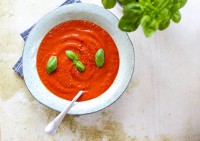 Krémová polévka z pečených rajčat a paprik