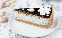 Makový cheesecake s povidly