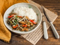 Kuřecí nudličky na asijský způsob s jasmínovou rýží