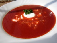 Pikantní polévka z červené řepy