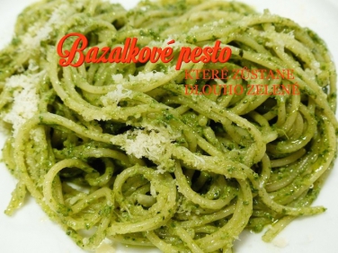 bazalkové pesto, které neztrácí zelenou barvu